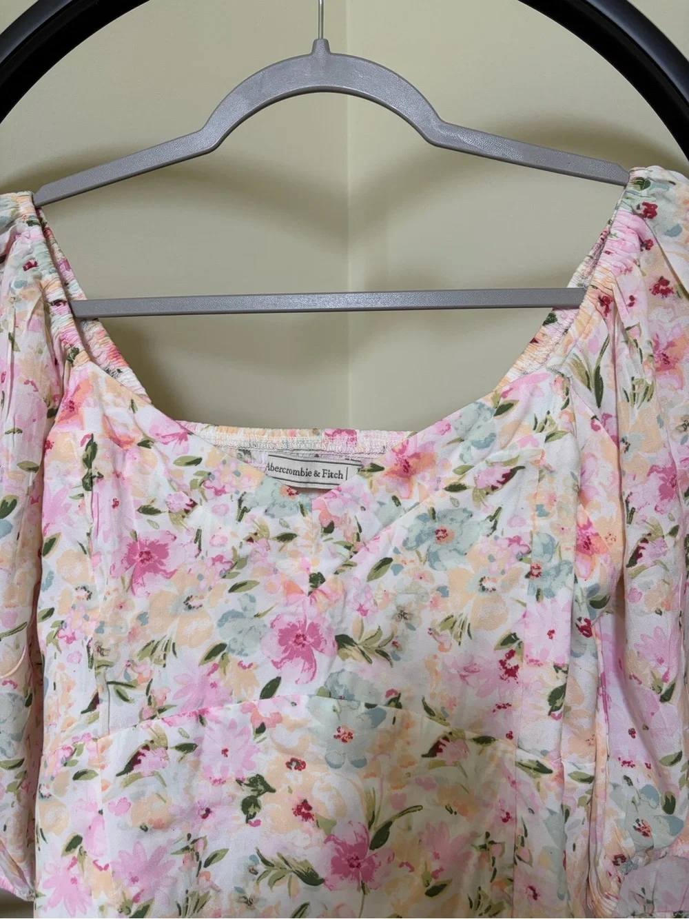 Abercrombie & Fitch pink pastel floral pattern  puff sleeves sweetheart top L